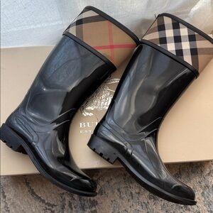 Burberry Glossy Black Boots with Classic Plaid Trim